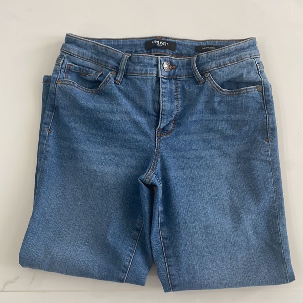 NINE WEST Women's Chrystie Denim Capri Size 4 - Picture 3 of 9